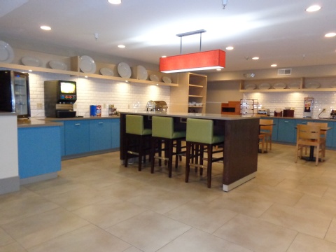 Country Inn & Suites by Radisson, Cedar Rapids Airport , IA 52404 near The Eastern Iowa Airport View Point 7