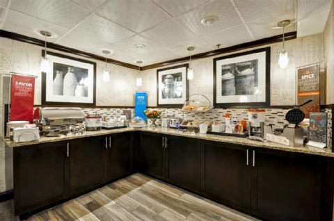 Hampton Inn Kansas City - Airport , MO 64153 near Kansas City International Airport View Point 16