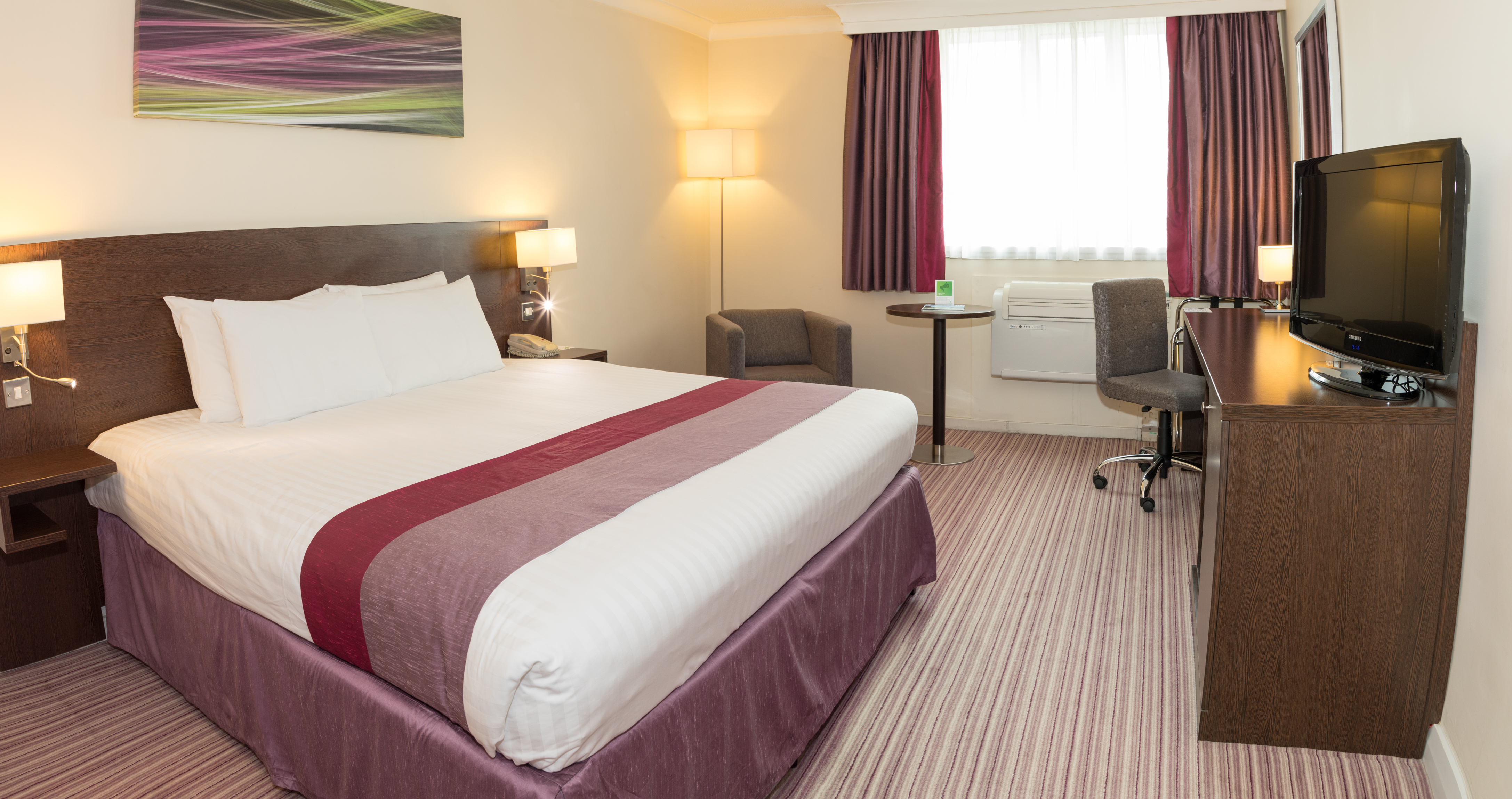 Holiday Inn Slough Windsor, an IHG Hotel ,  SL1 2NH near Heathrow Airport View Point 33