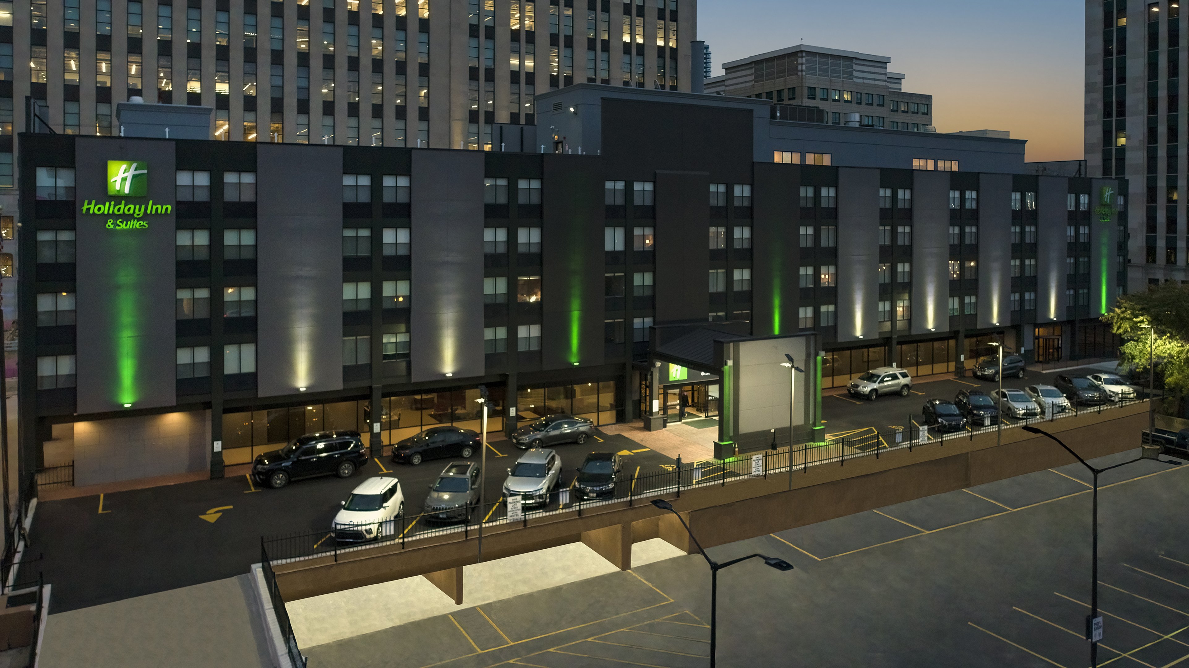 HOLIDAY INN HOTEL AND SUITES , IL 60607 near Ohare International Airport View Point 4