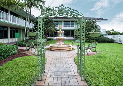 Quality Inn &amp; Suites Hollywood Blvd , FL 33021 near Fort Lauderdale-hollywood International Airport View Point 3