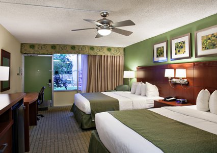Quality Inn &amp; Suites Hollywood Blvd , FL 33021 near Fort Lauderdale-hollywood International Airport View Point 4