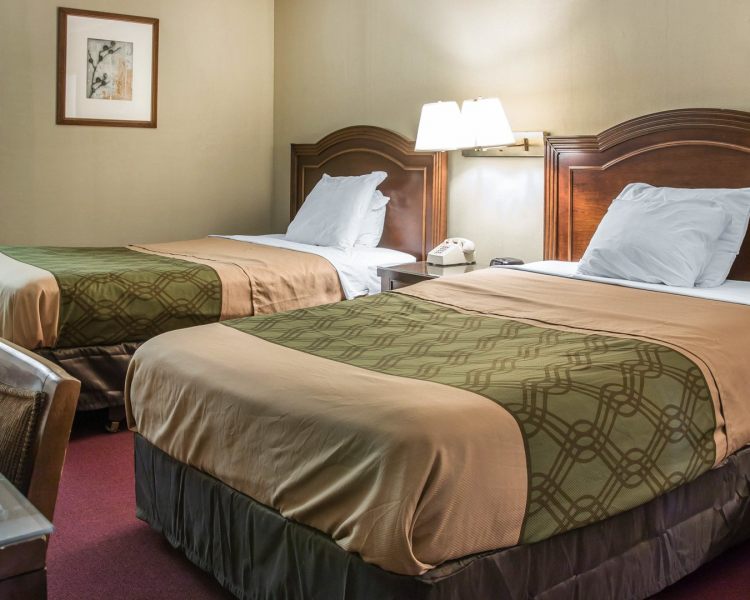 Econo Lodge Holland , OH 43528 near Toledo Express Airport View Point 4