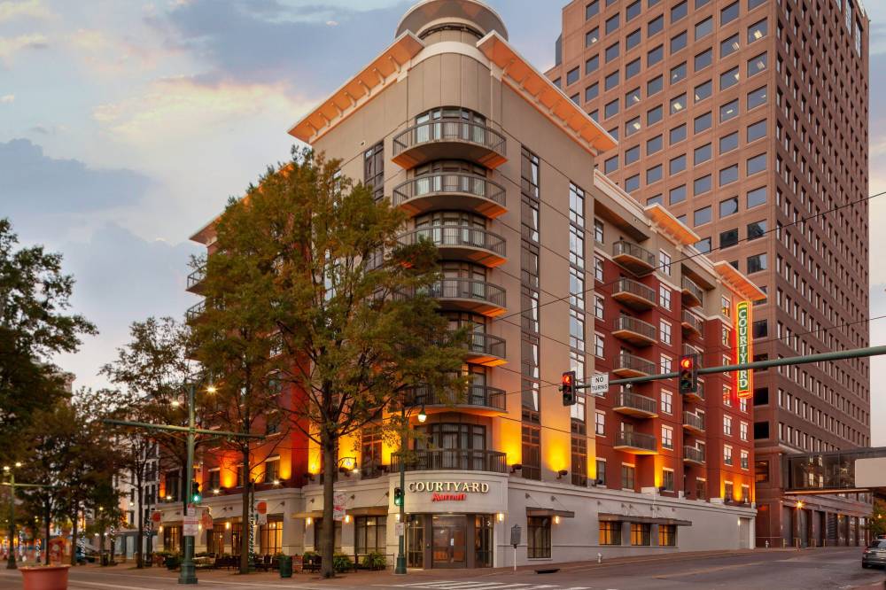 Courtyard By Marriott Memphis Downtown