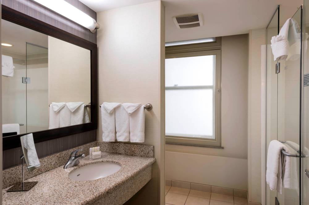 Courtyard By Marriott Tulsa Downtown