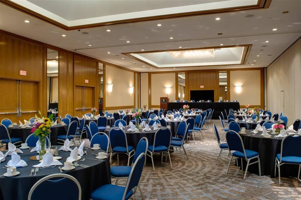 Doubletree By Hilton Tulsa - Warren Pla 2