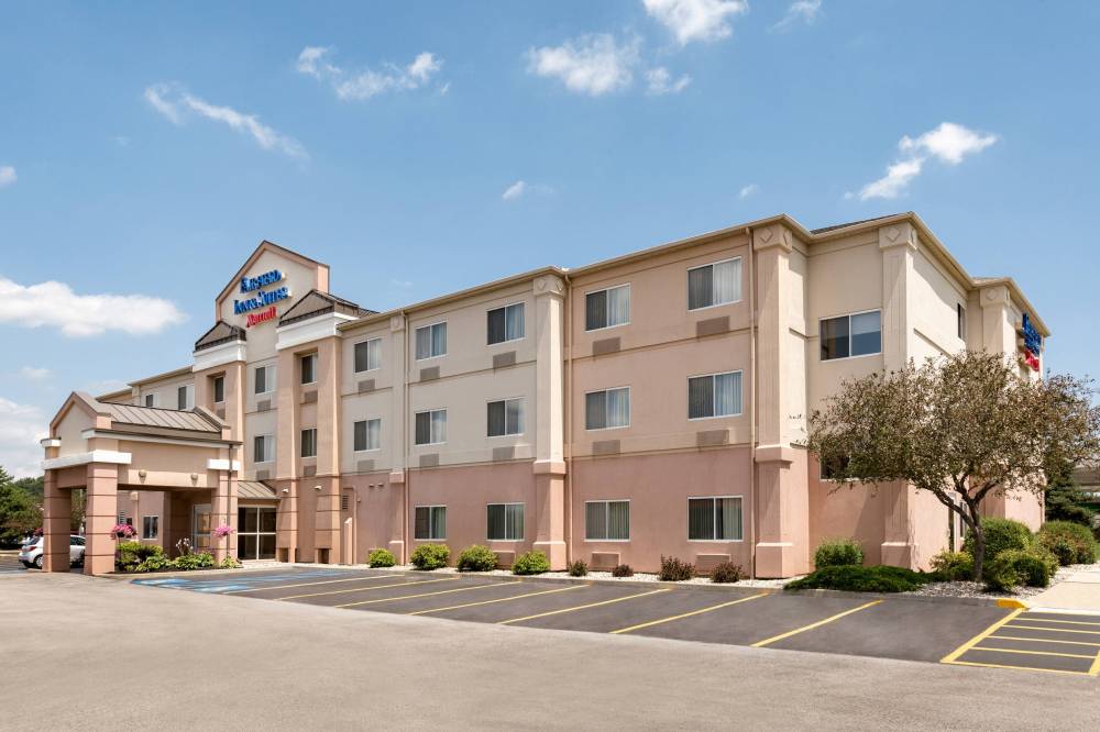 Fairfield Inn & Suites By Marriott Toledo Maumee