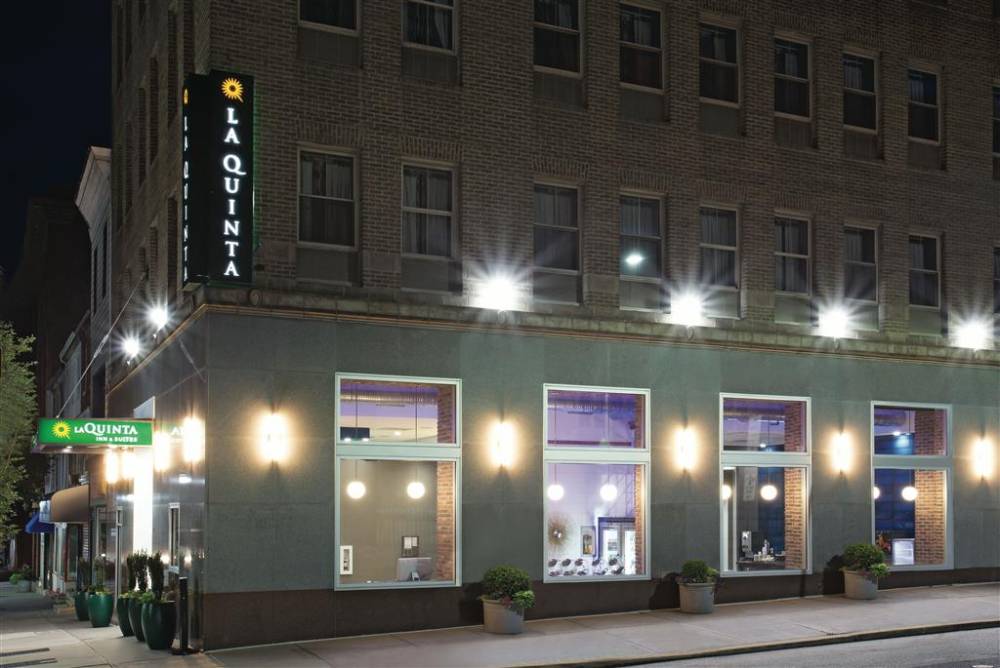La Quinta Inn & Suites By Wyndham Baltimore Downtown