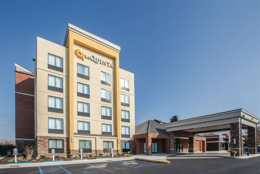 La Quinta Inn & Suites By Wyndham Philadelphia Airport