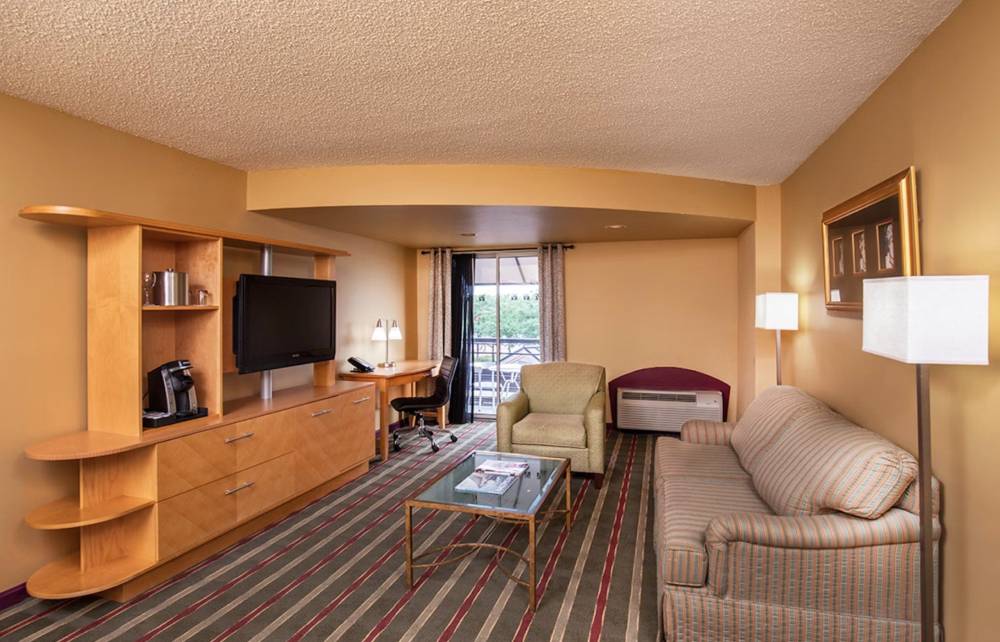 Pier 5 Hotel 8