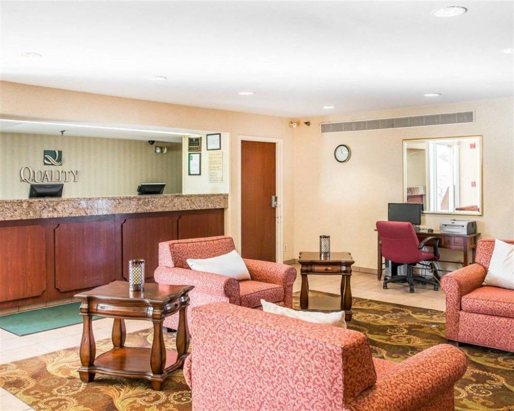 Quality Inn 4