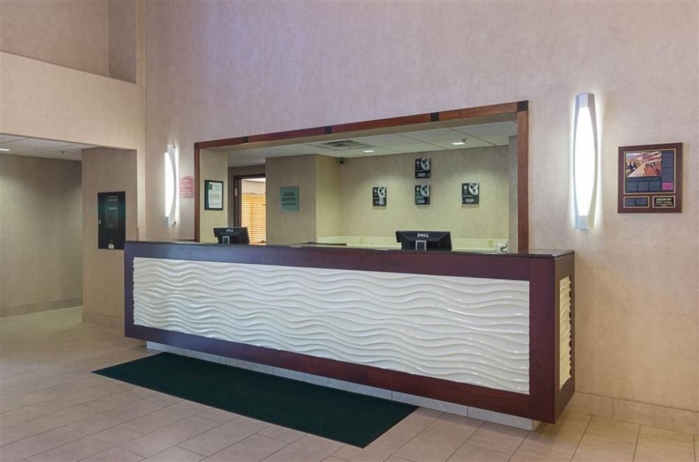 Quality Suites 8