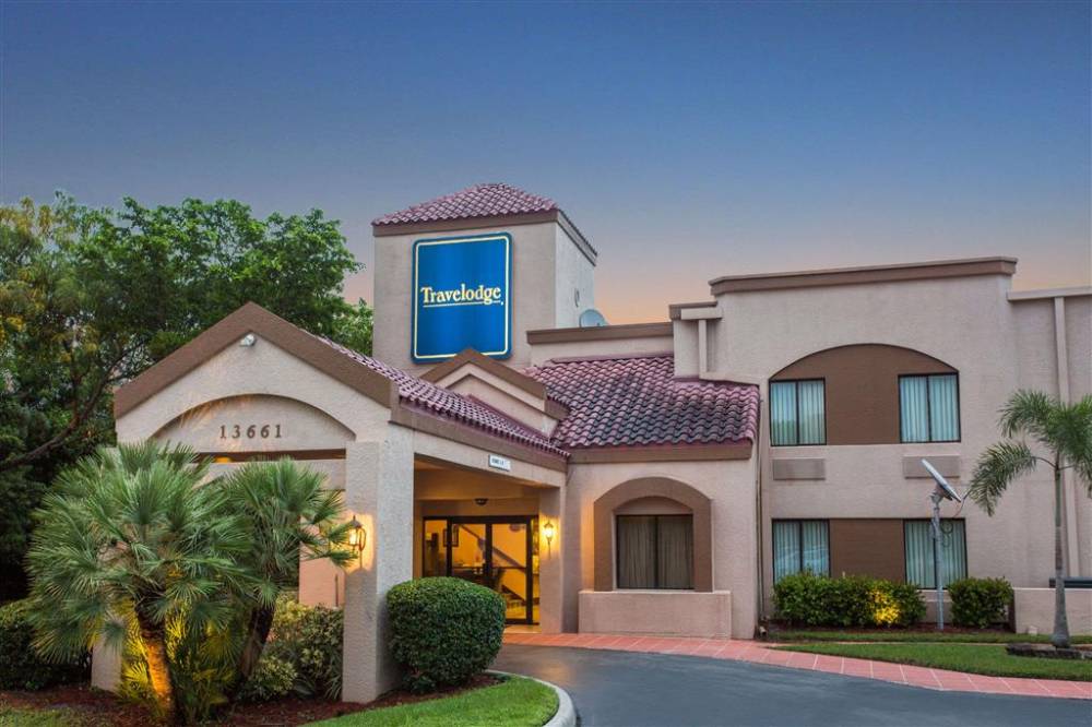 Travelodge By Wyndham Fort Myers Airport
